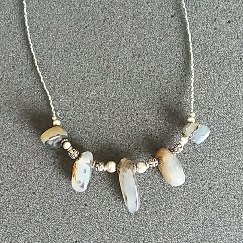 Agate hand beaded necklace